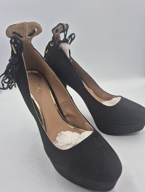 Qupid Black Suede Finish Stilettos. Size 10.